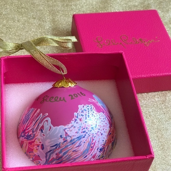 NWT Lilly Pulitzer Christmas Holiday Glass Ball Ornament in festive pink - Picture 1 of 3